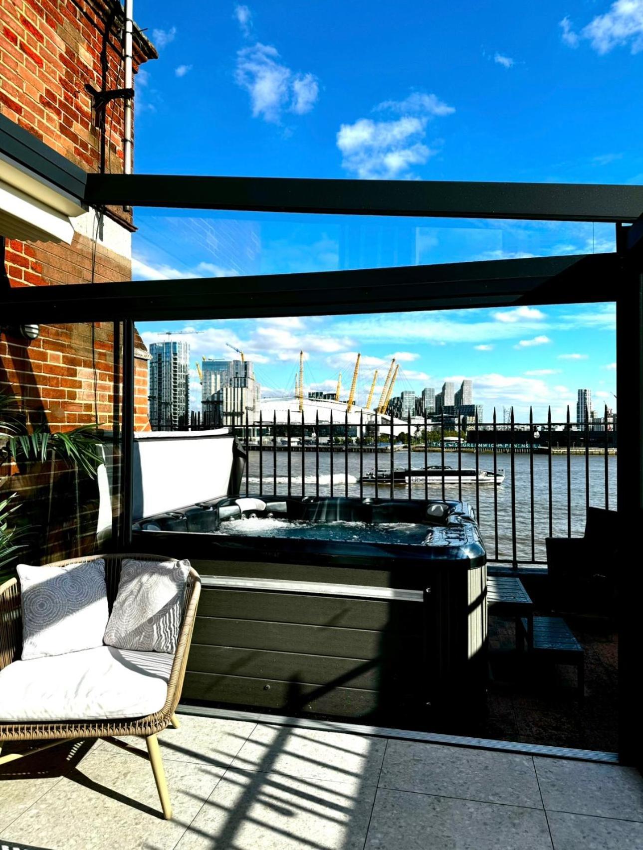 3 X Bedroom Riverside Flat With Hot Tub On Roof Terrace Лондон Экстерьер фото