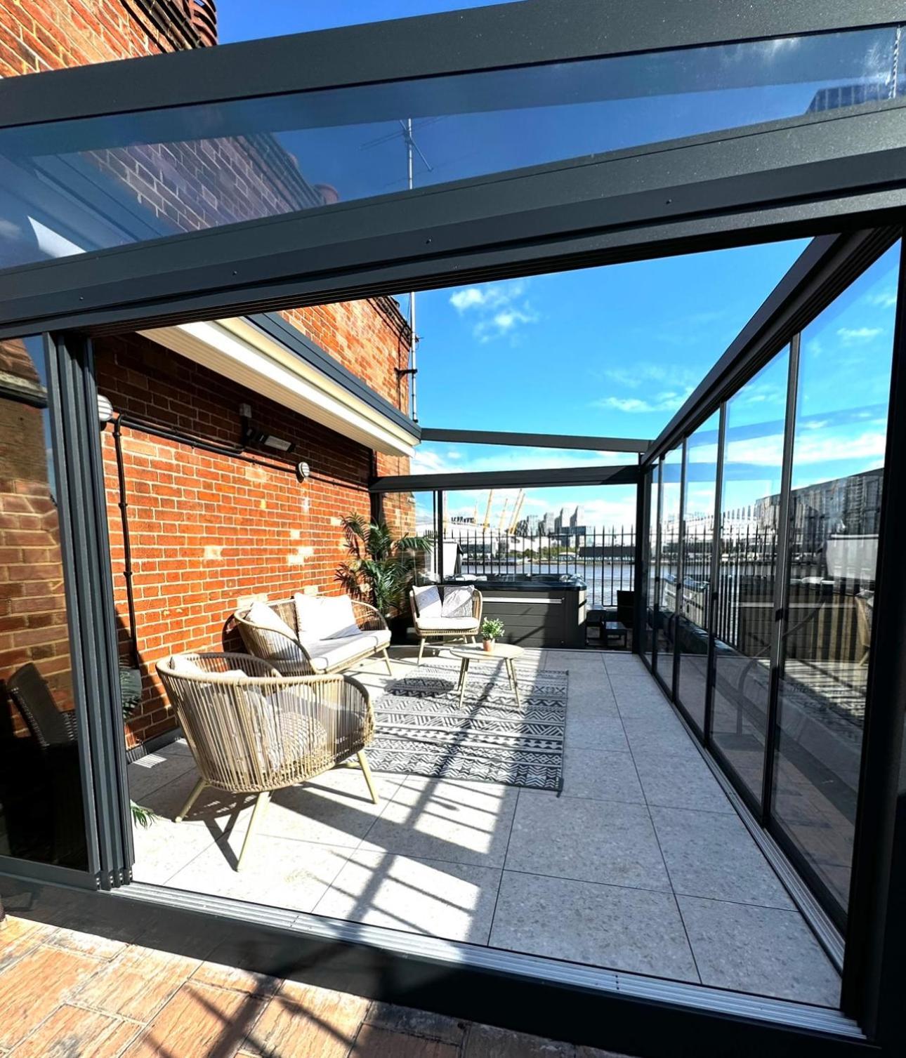 3 X Bedroom Riverside Flat With Hot Tub On Roof Terrace Лондон Экстерьер фото